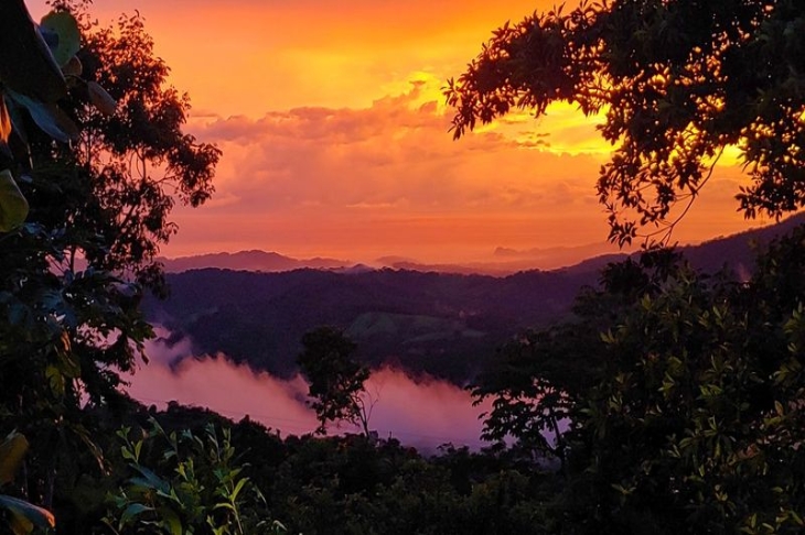 sunset view from Moutain Lodge vista Mar hotel for sale samara costa rica