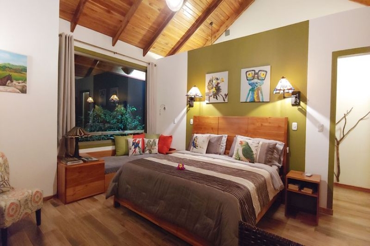 beautiful bedroom in Moutain Lodge vista Mar hotel for sale samara costa rica