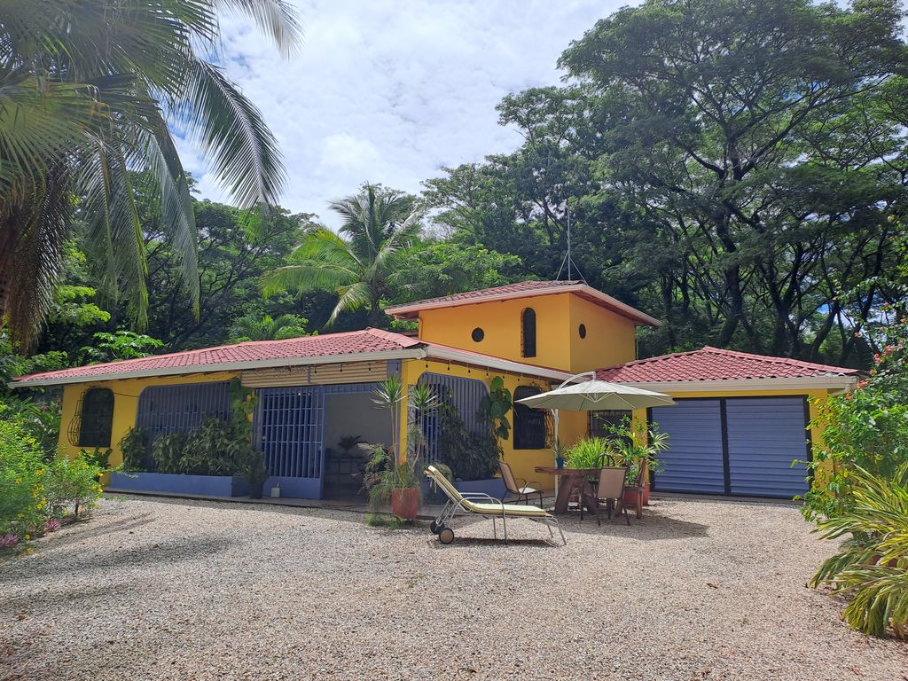Casa Las Maracas, home for sale at Esterones close to Samara Beach, Guanacaste, Costa Rica