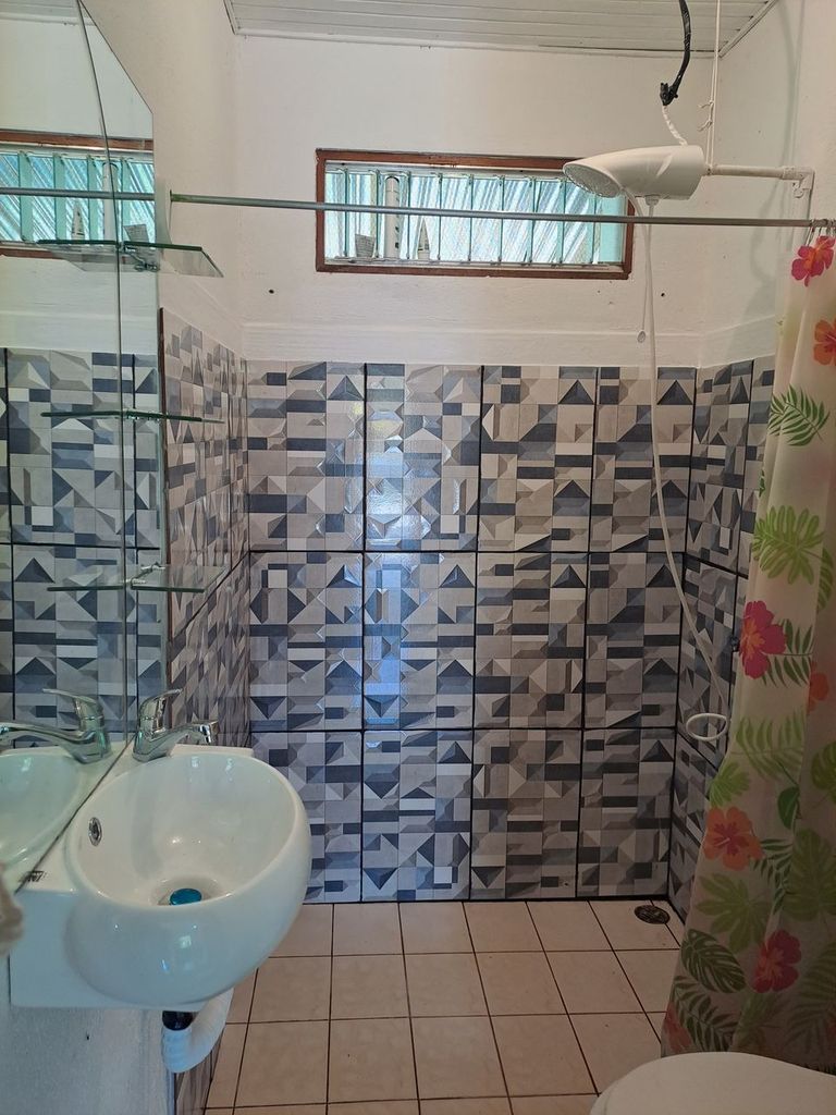 Bathroom of Casa Hercules, home for sale at Santo Domingo, Samara Beach, Guanacaste, Costa Rica