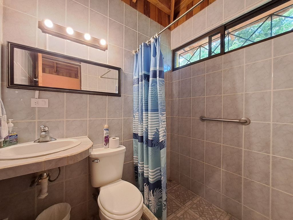 Bathroom of Casa Las Maracas, home for sale at Esterones close to Samara Beach, Guanacaste, Costa Rica