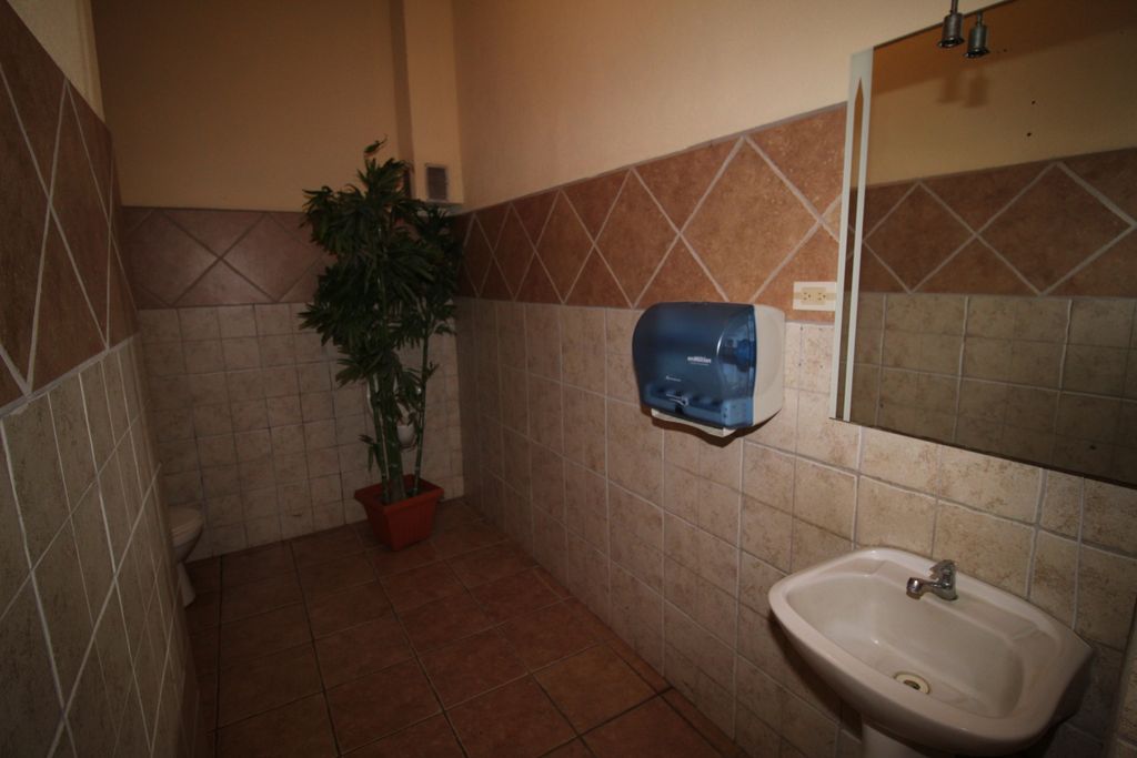 Bathroom of Casa Emerald, Restaurant and Cabinas for sale at Samara Beach, Guanacaste, Costa rica