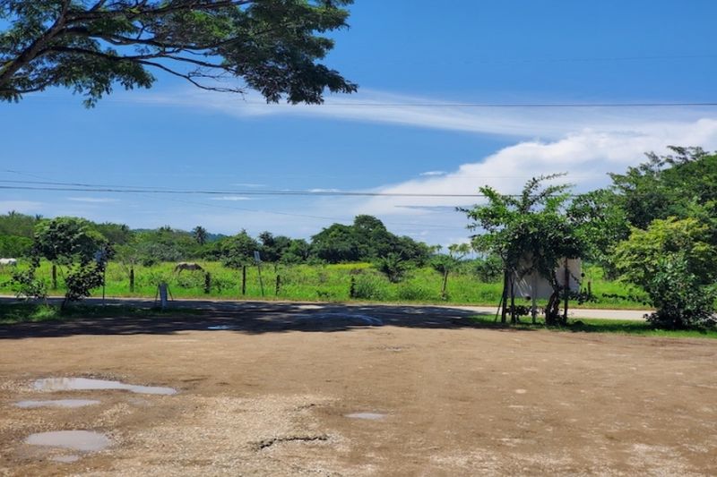Large parking lot for developement at Lote Vista Campo for sale samara costa rica