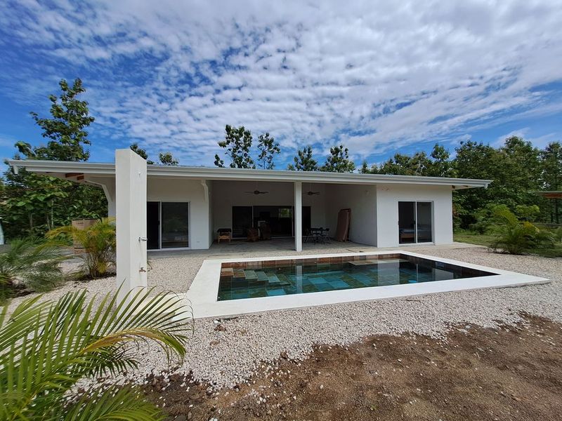 house with pool and showwer in Casa colina mono home for sale samara costa rica