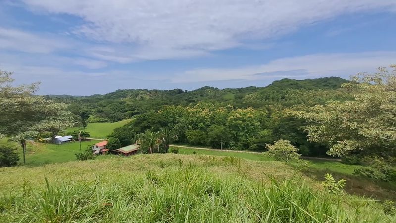 view on the country side from the top of Finca Costa Verde land for sale Barco Quebrado Samara costa rica